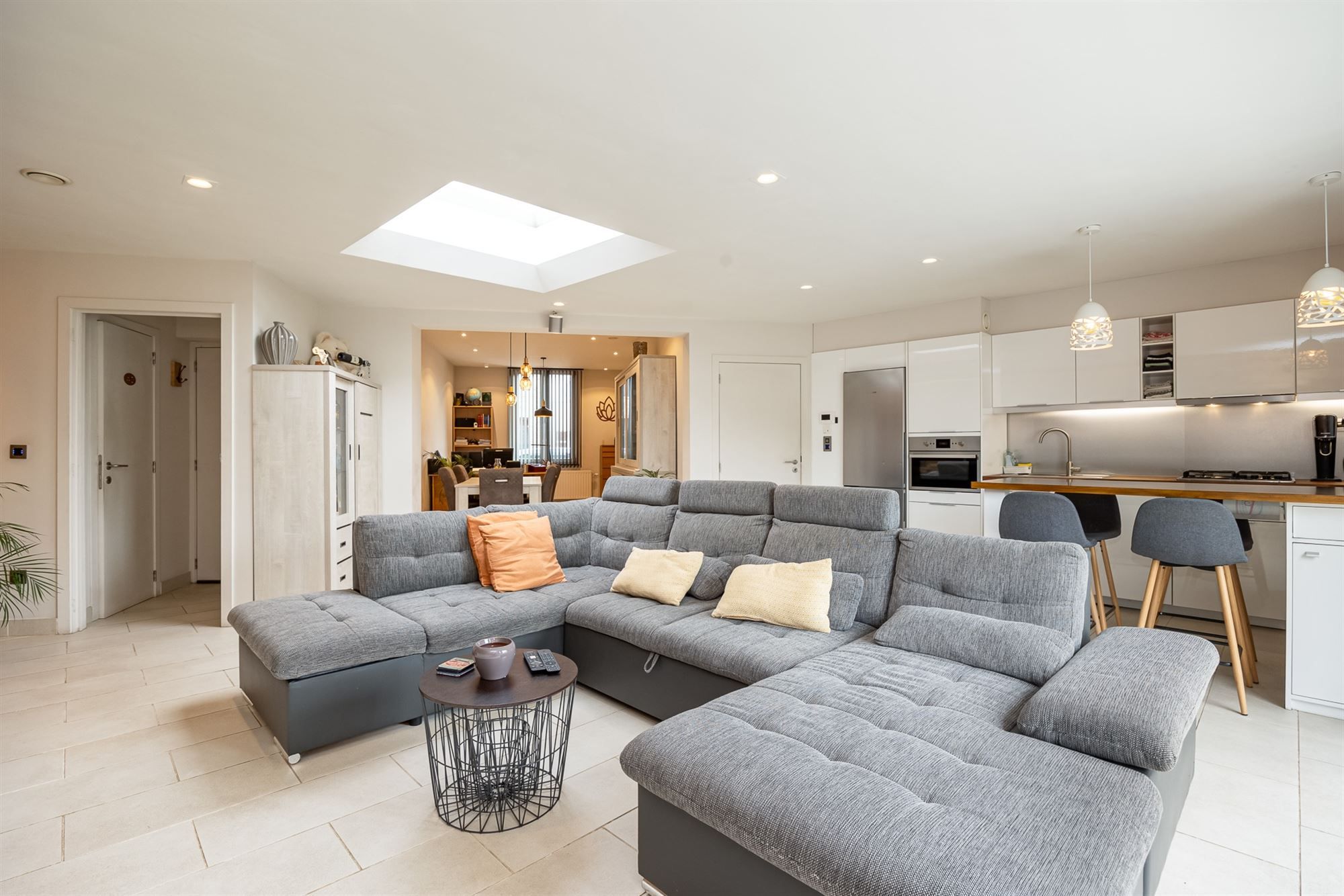 Instapklare, energiezuinige woning met ruime tuin en zwembad foto {{pictureIndex}}