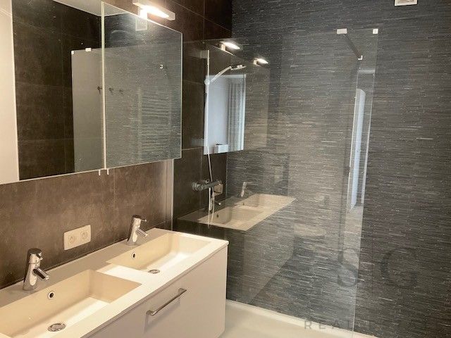 Stijlvol en elegant appartement op toplocatie in Knokke – vlak bij de Zeedijk en het Rubensplein foto 14