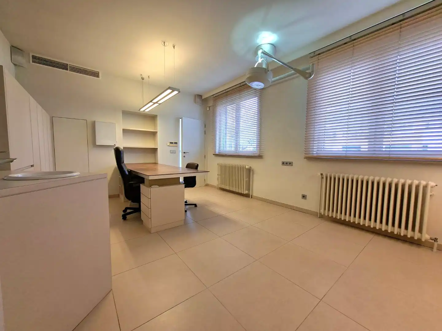 Praktijk en/of kantoorruimte  foto 3