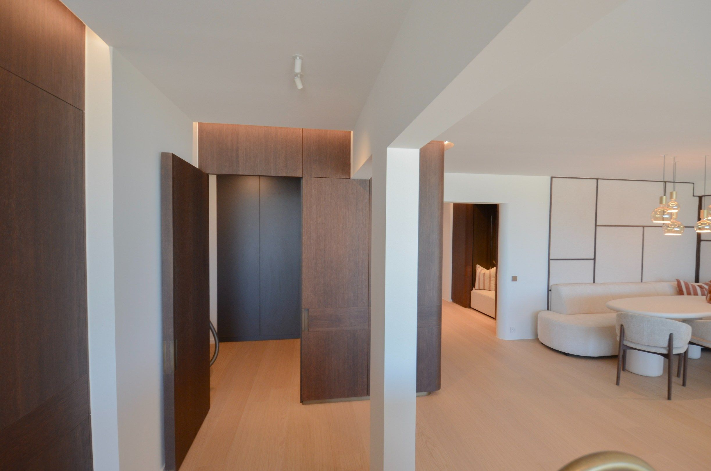 Uitzonderlijk gerenoveerd appartement met frontaal zeezicht in het Zoute. foto 36