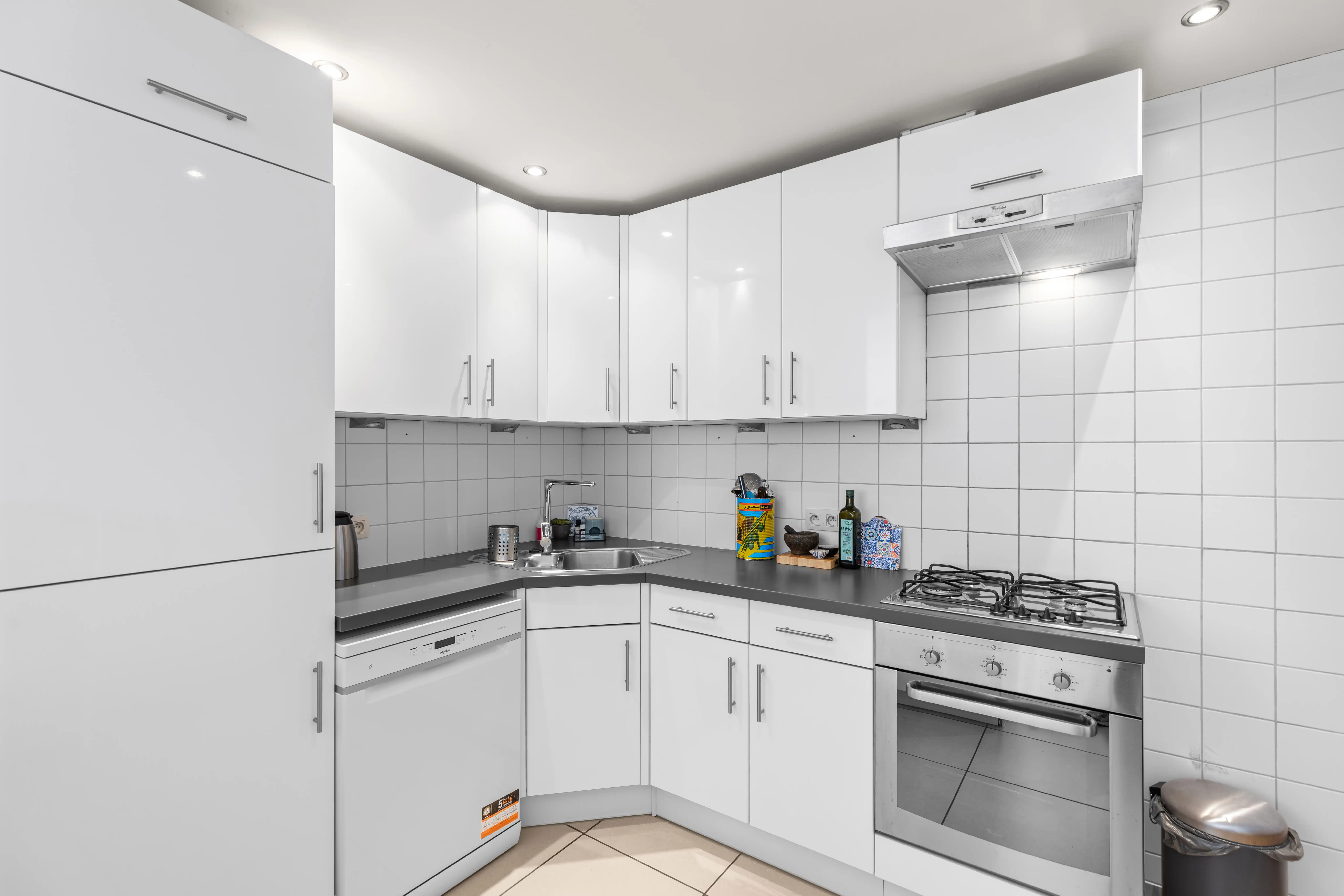 Instapklare woning met gezellig koertje in Belzele (Evergem) foto 5