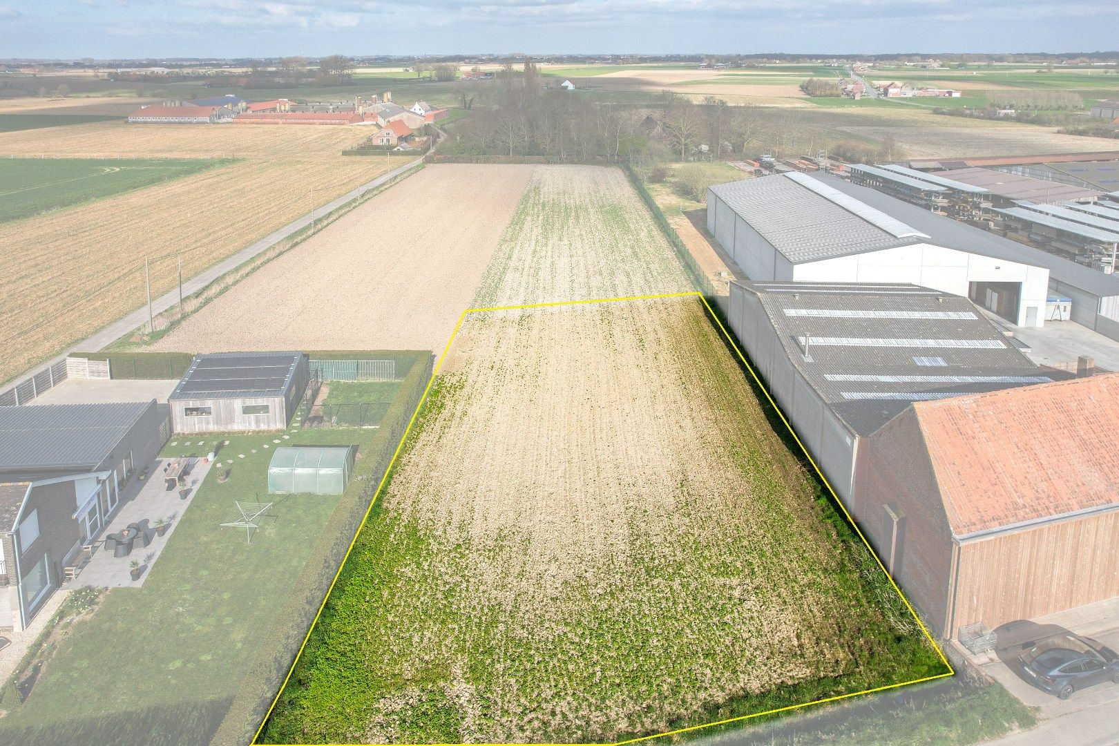 1446m² bouwgrond te koop in Proven. foto {{pictureIndex}}