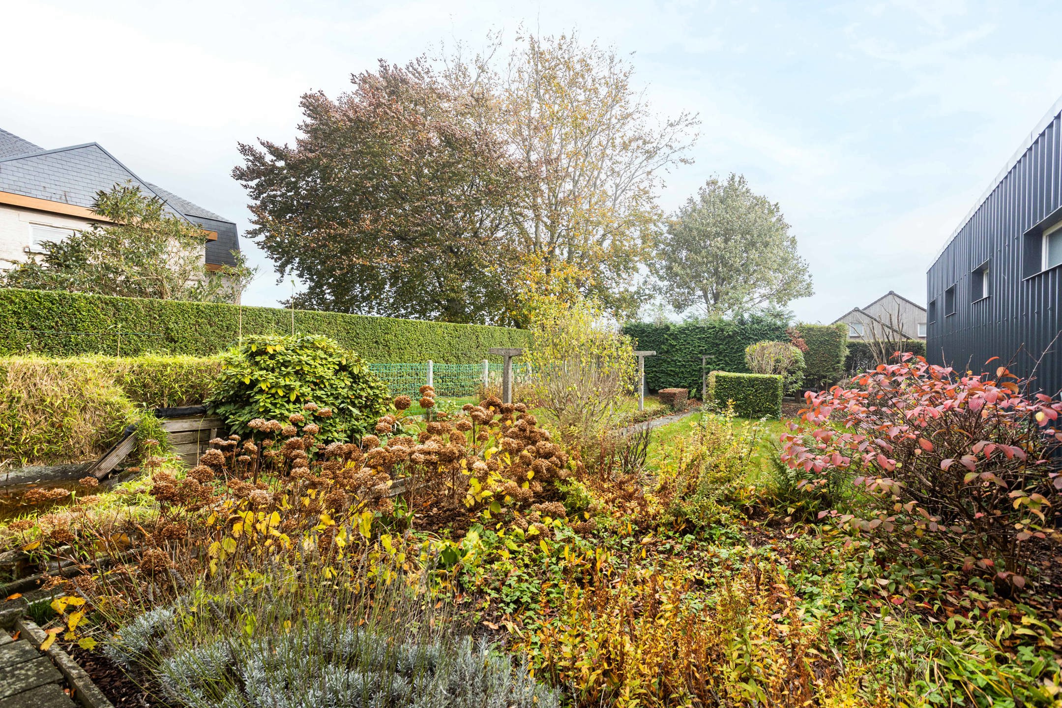 Gunstig gelegen halfopen bebouwing met garage. foto 22