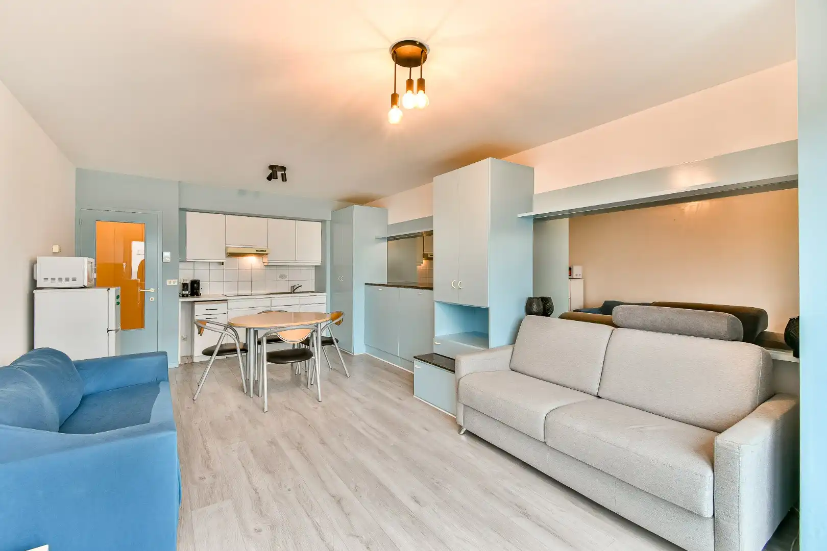 Studio met zongericht balkon in het centrum van Middelkerke foto 12