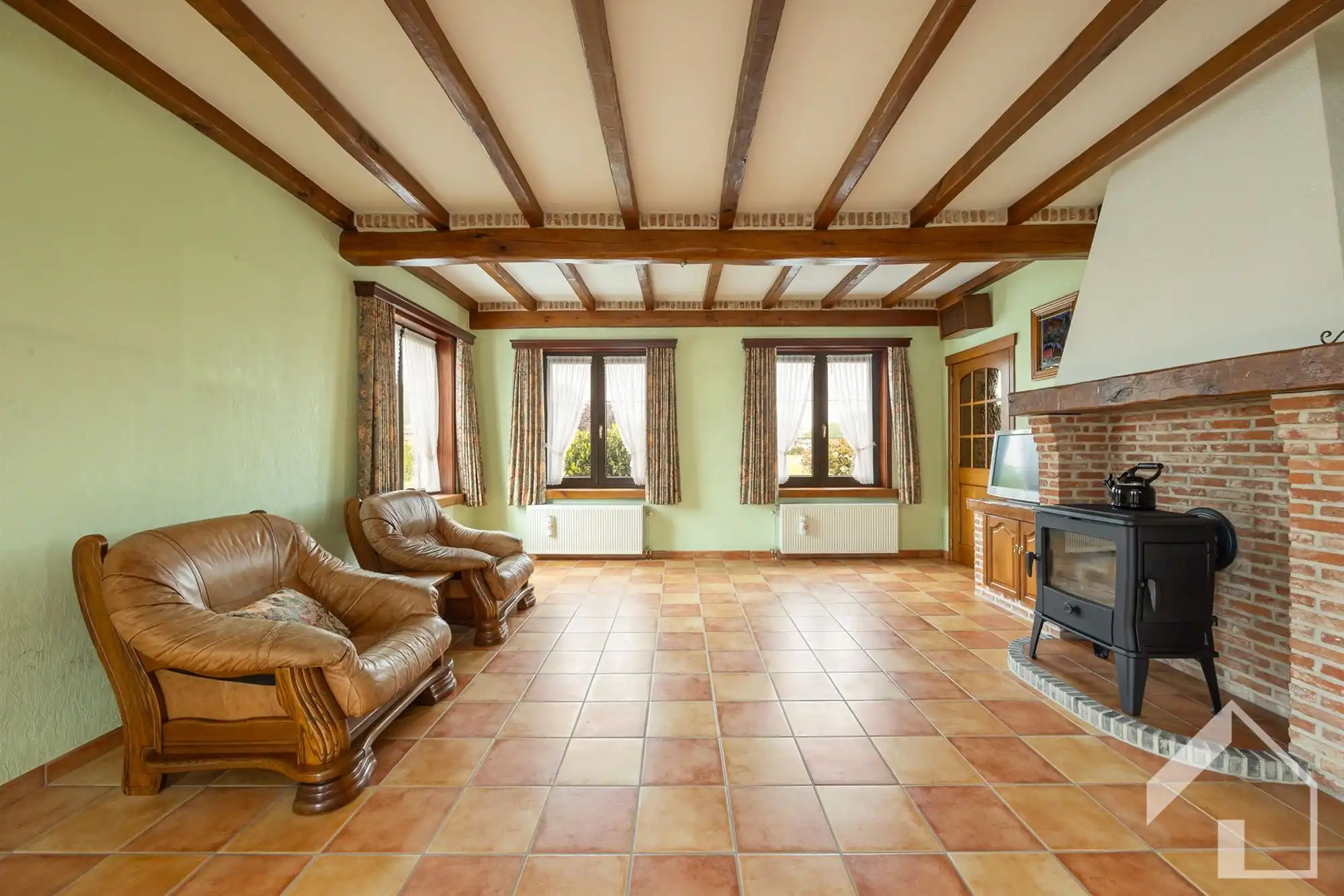 Woning met veel potentieel op een aangename locatie! foto 5