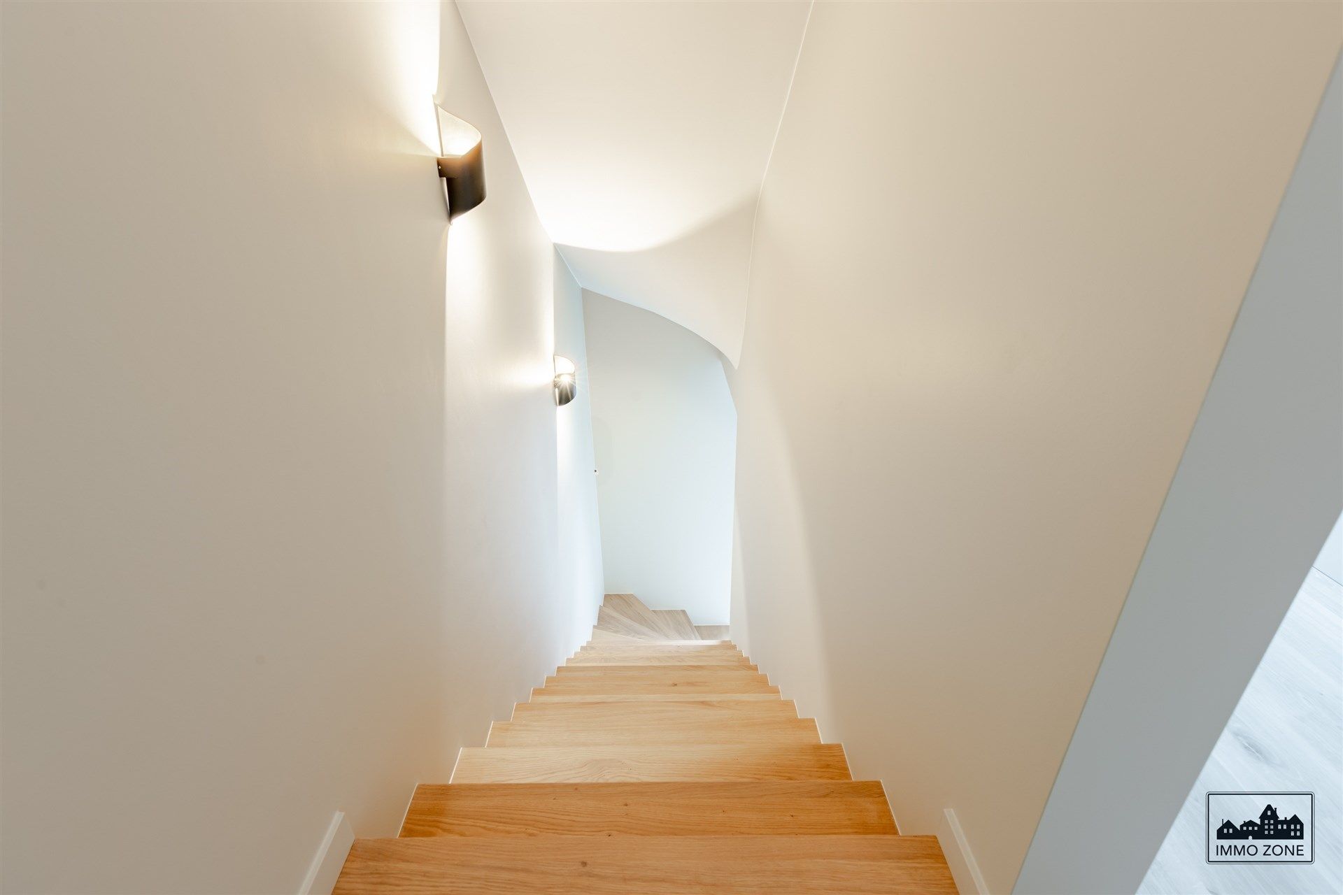 Halfopen BEN-woning in rustig binnengebied foto 3