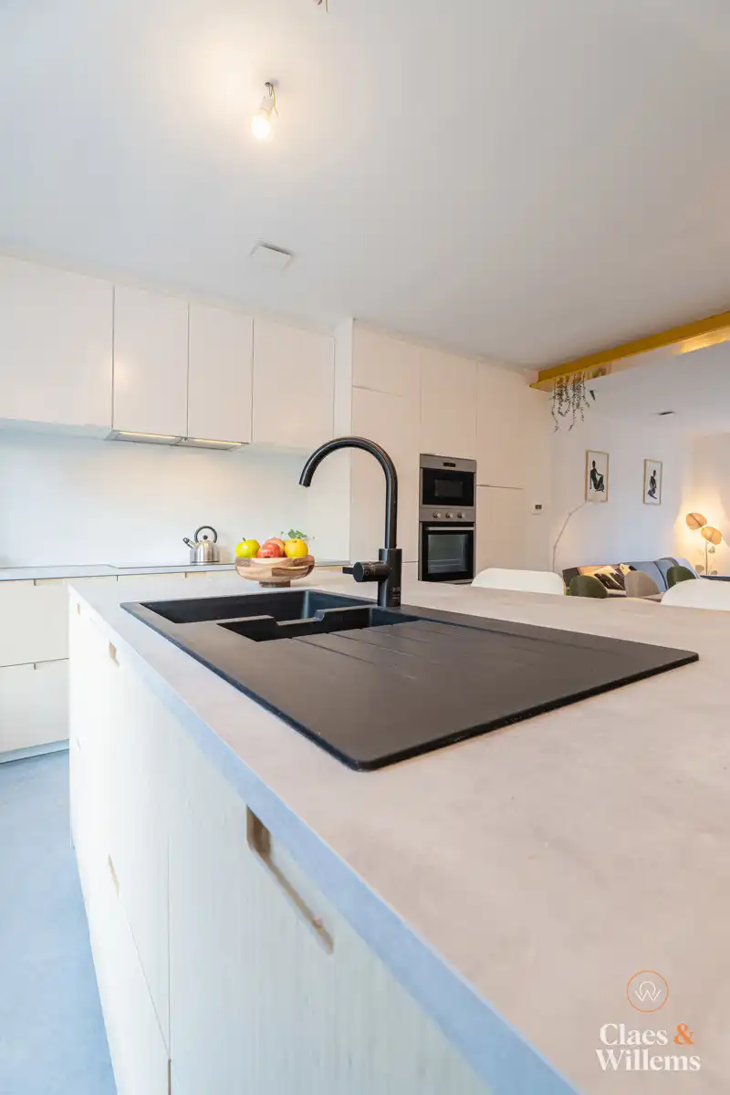 Ruime halfopen bebouwing met 3 slaapkamers en 2 badkamers foto 11