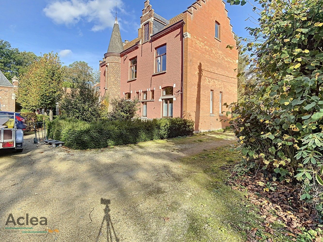 Uitzonderlijke woning op een kasteeldomein foto 1