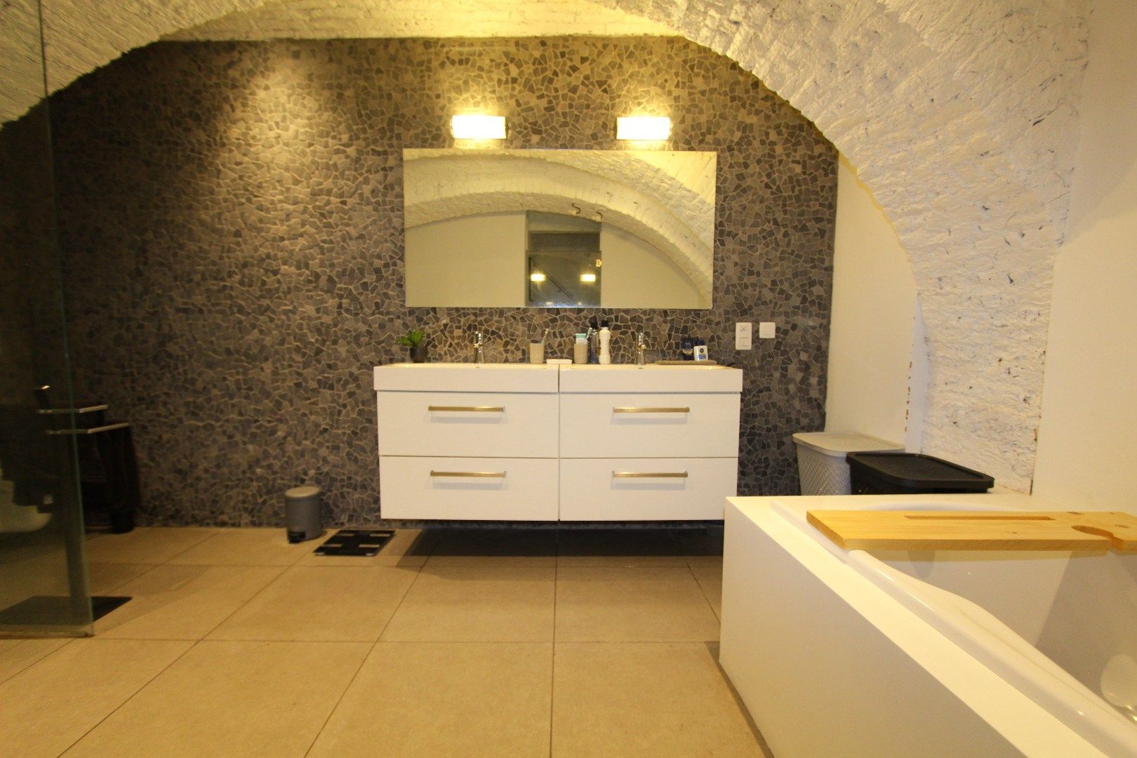 MODERN GELIJKVLOERS APPARTEMENT MET GROOT TERRAS EN PRIVATE PARKING foto 9