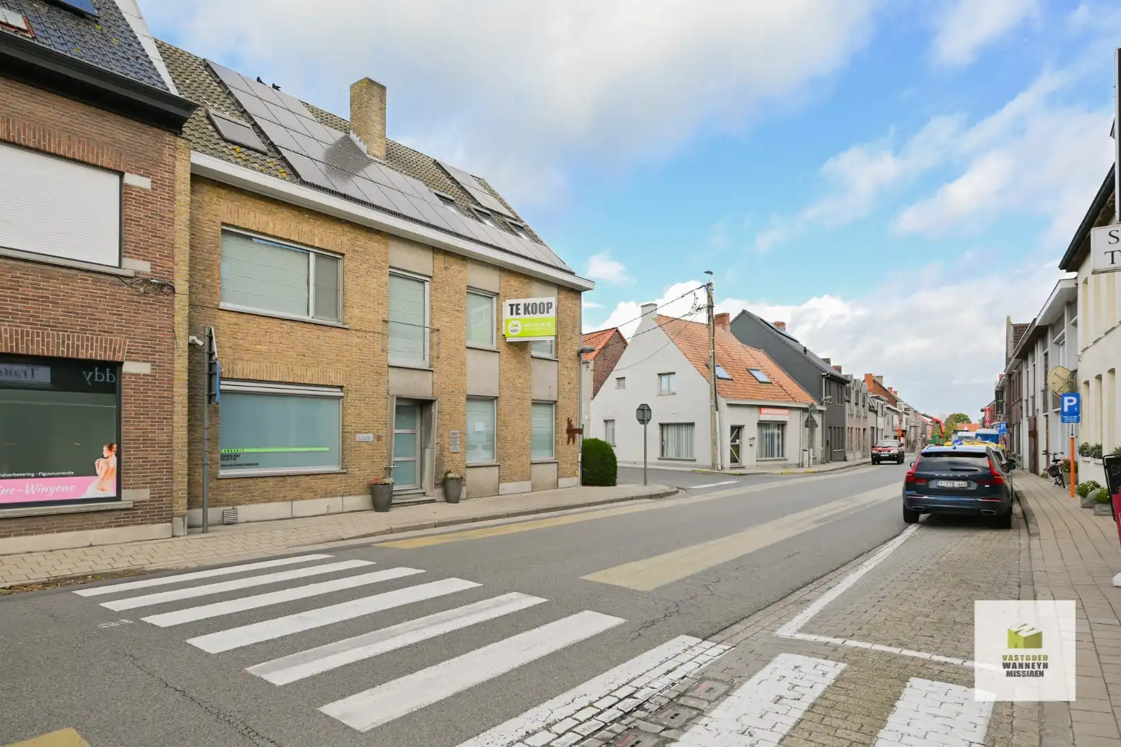  Instapklaar huis met 5 slaapkamers, dubbele praktijkruimte, ruime parking op zichtlocatie foto 28