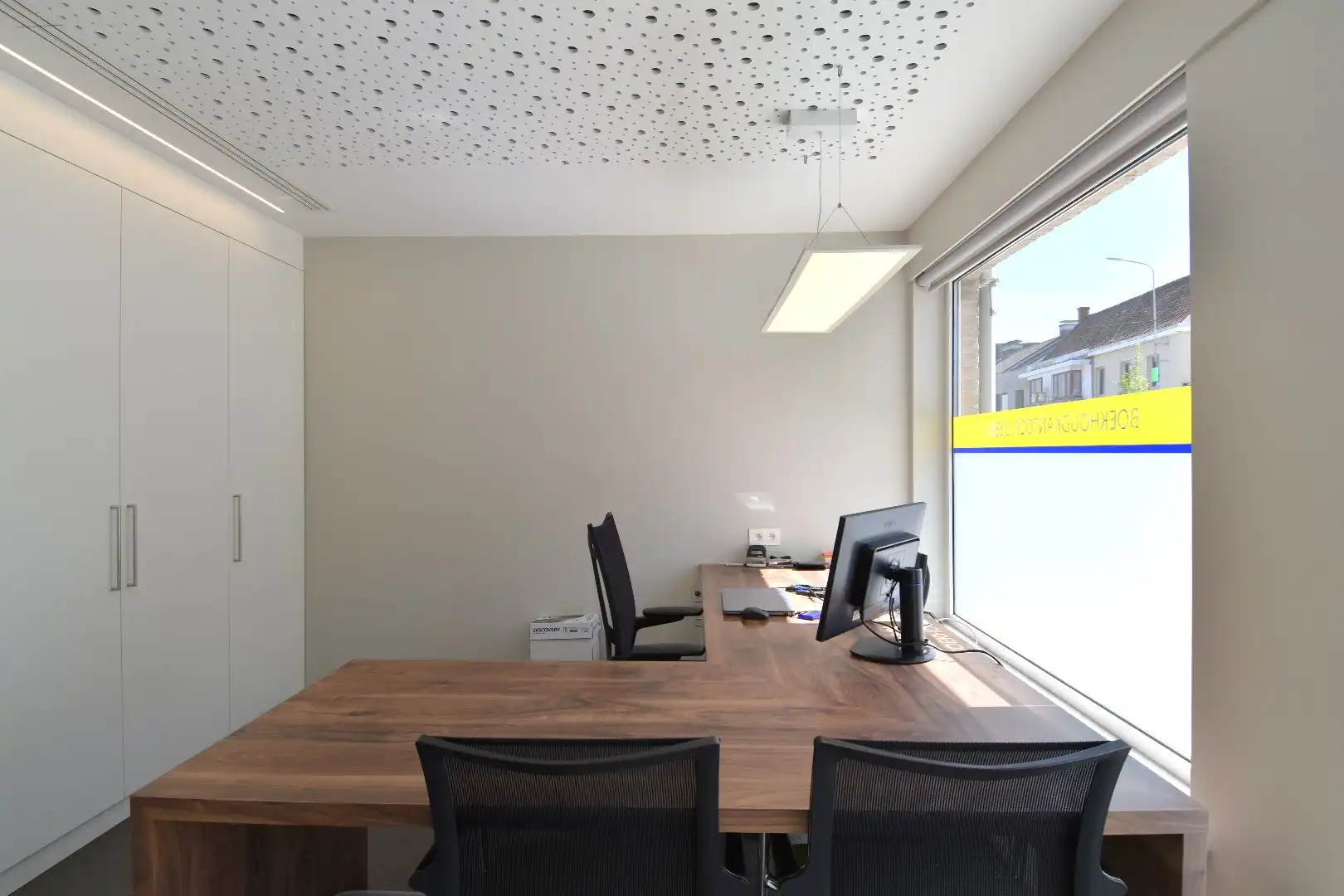 Instapklare kantoorruimte (109 m²) te koop in het centrum van Lauwe foto 6