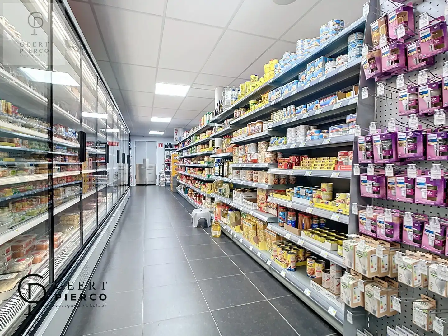 Spar winkel met inboedel foto 8