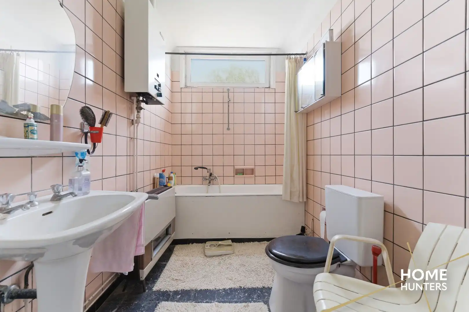 Karaktervolle te renoveren woning met 4 slaapkamers en ruime tuin te Ieper foto 13