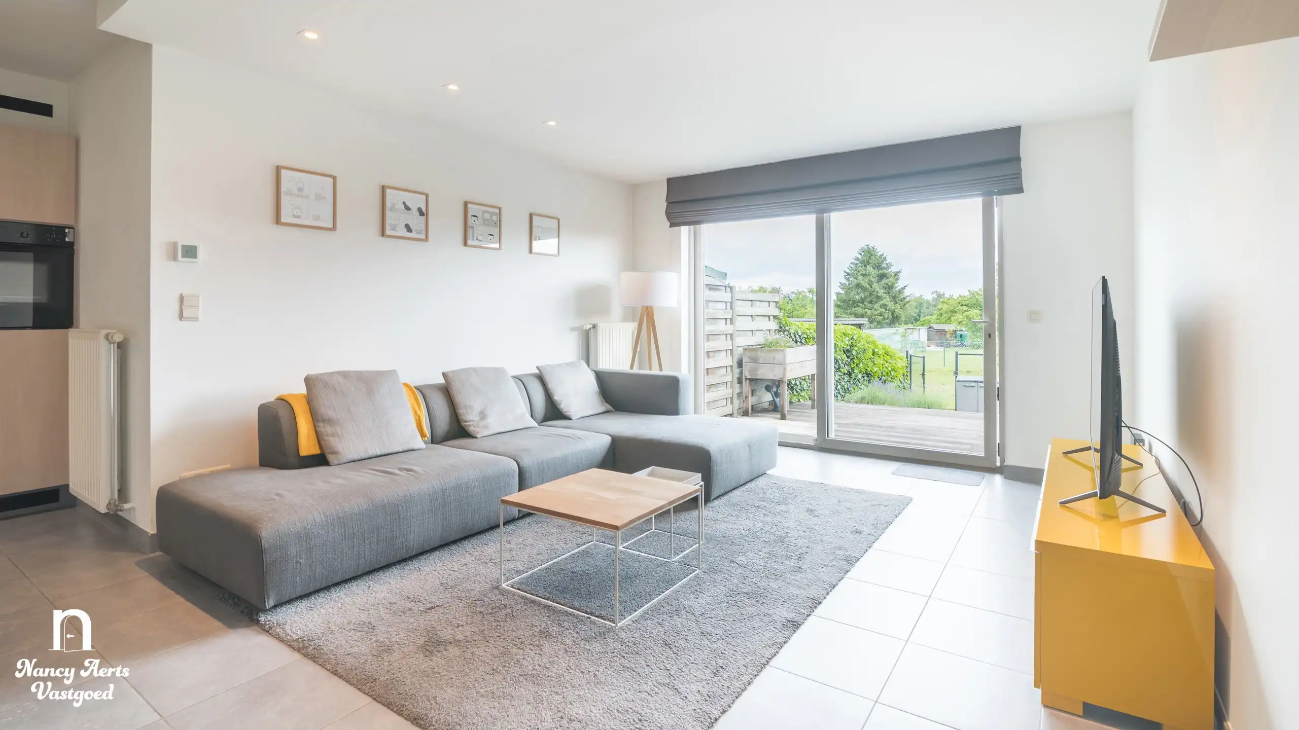 Lichtrijk gelijkvloers appartement met tuin en mooi uitzicht foto 4
