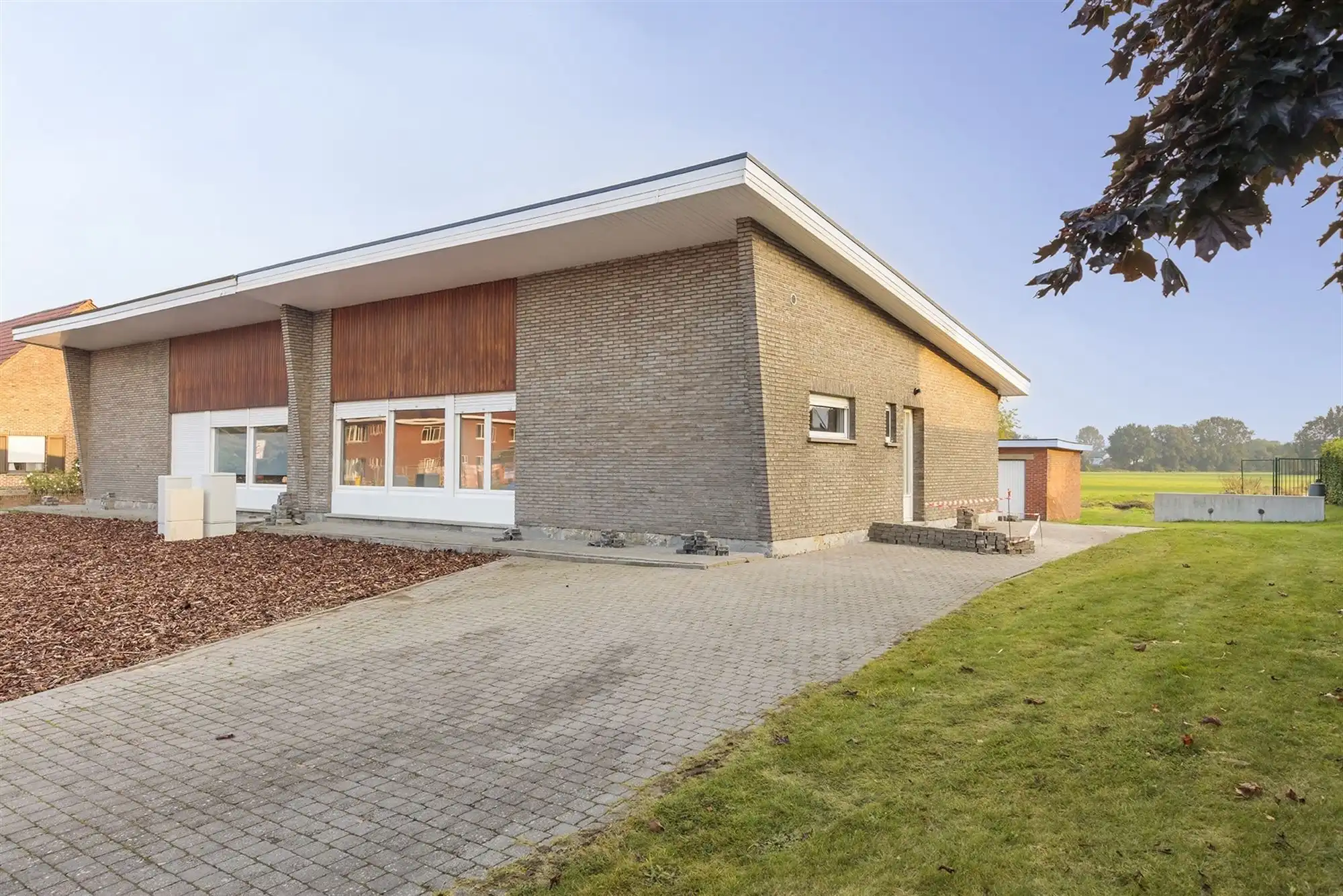 Gelijkvloerswoning met 2 SLPK te Sint-Katelijne-Waver foto {{pictureIndex}}