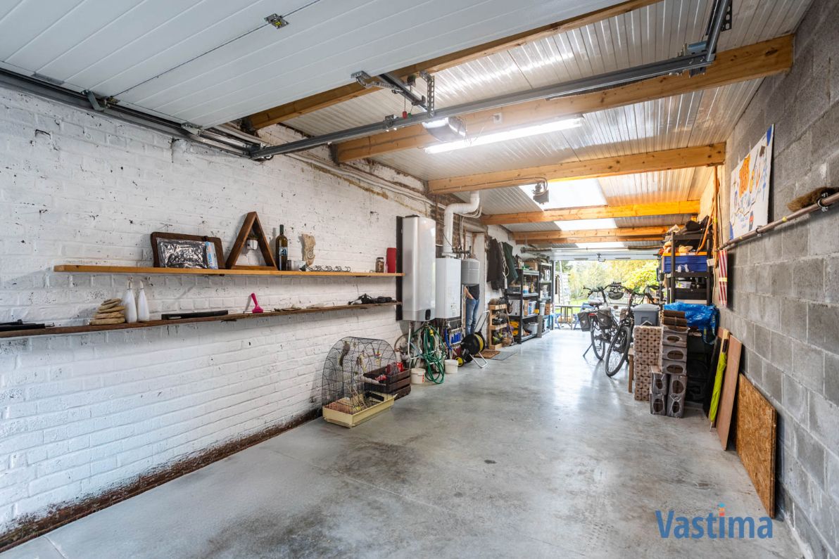 Instapklare woning met 3 slaapkamers, dubbele garage en grote tuin foto 20