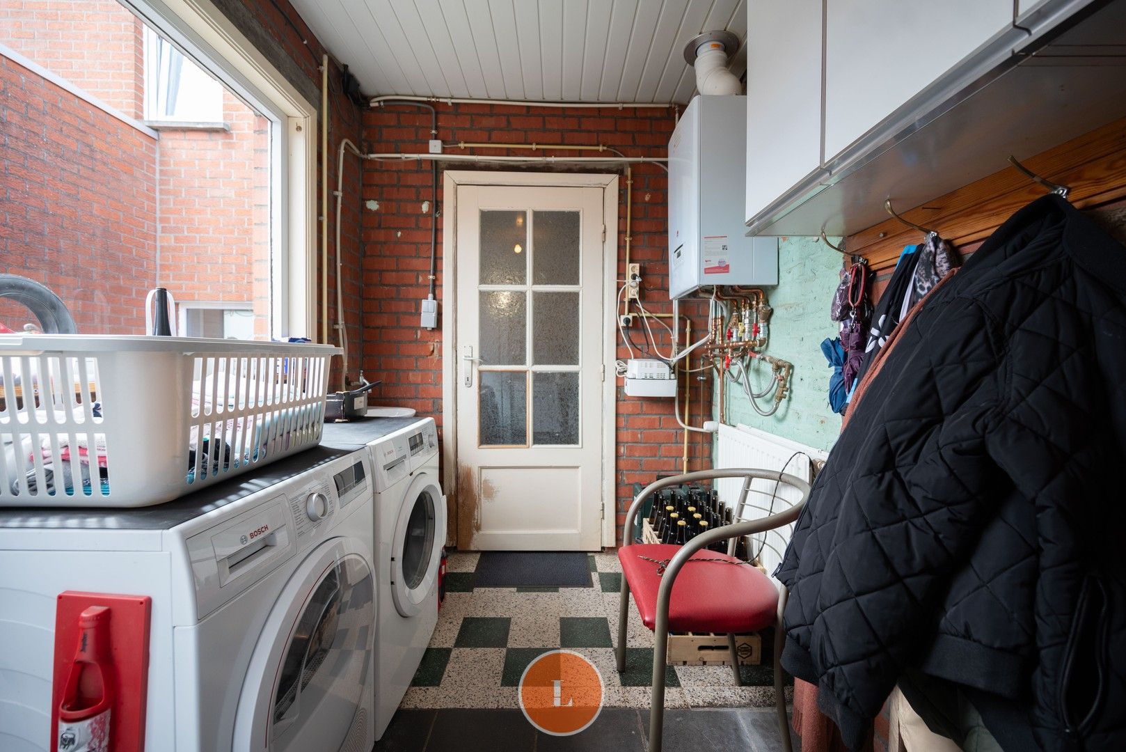 Woning met 2 slaapkamers, tuin en 2 garages op ‘Ons Dorp’ foto 18