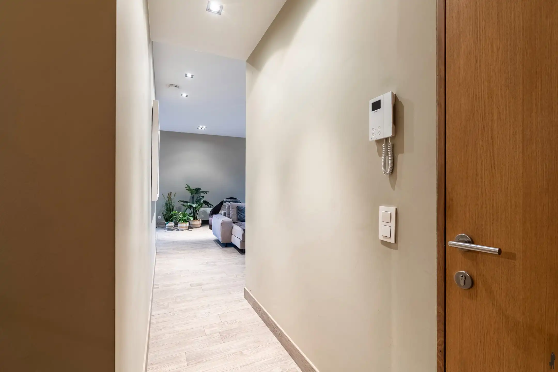 Stijlvol appartement op tweede verdieping met royaal terras foto 17