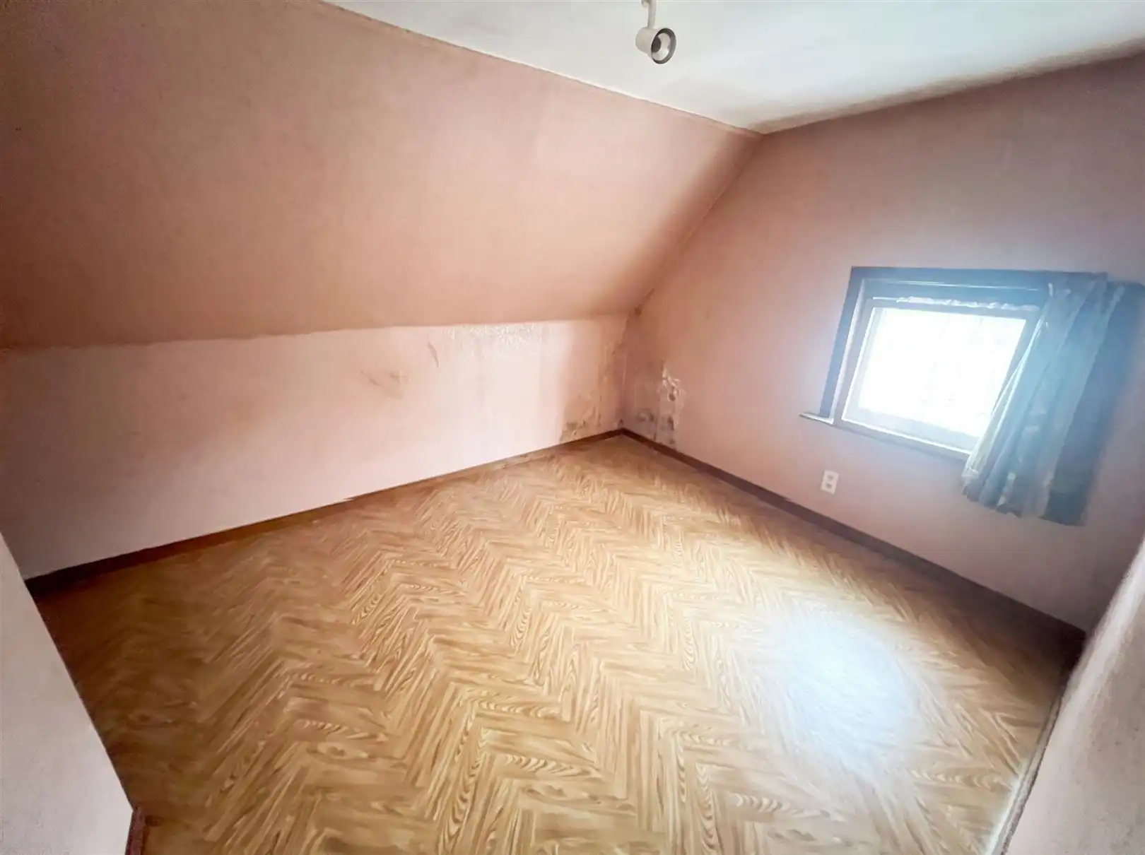Te renoveren woning in deelgemeente Ename foto 7