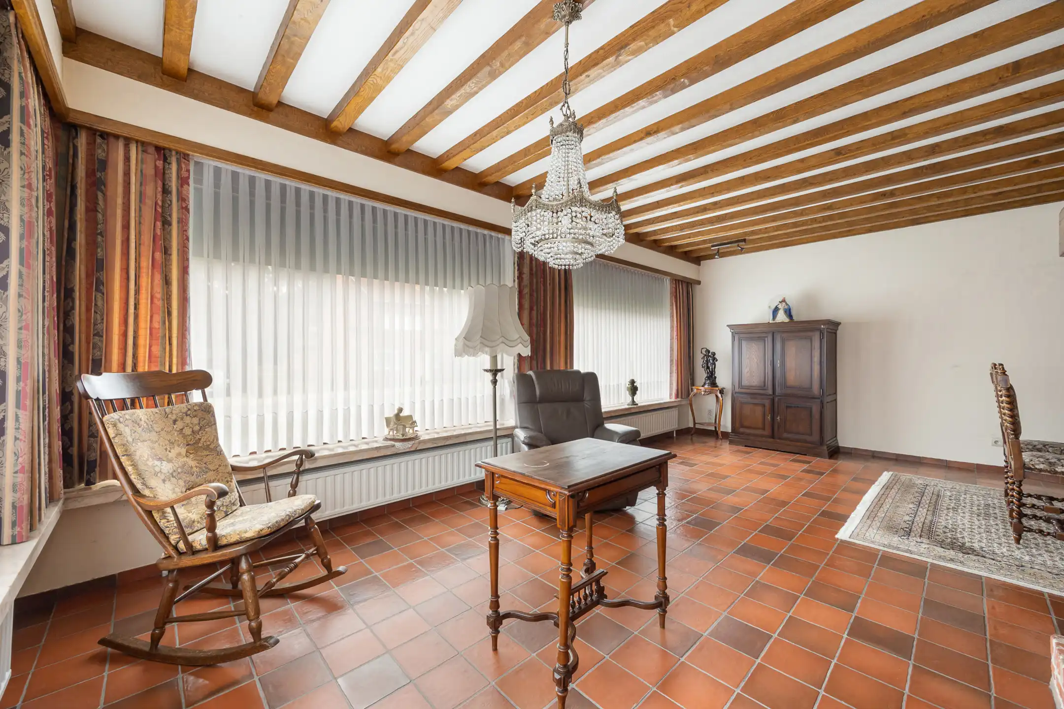 Te renoveren laagbouwwoning met 3 slpk te centrum Lichtaart! foto 5