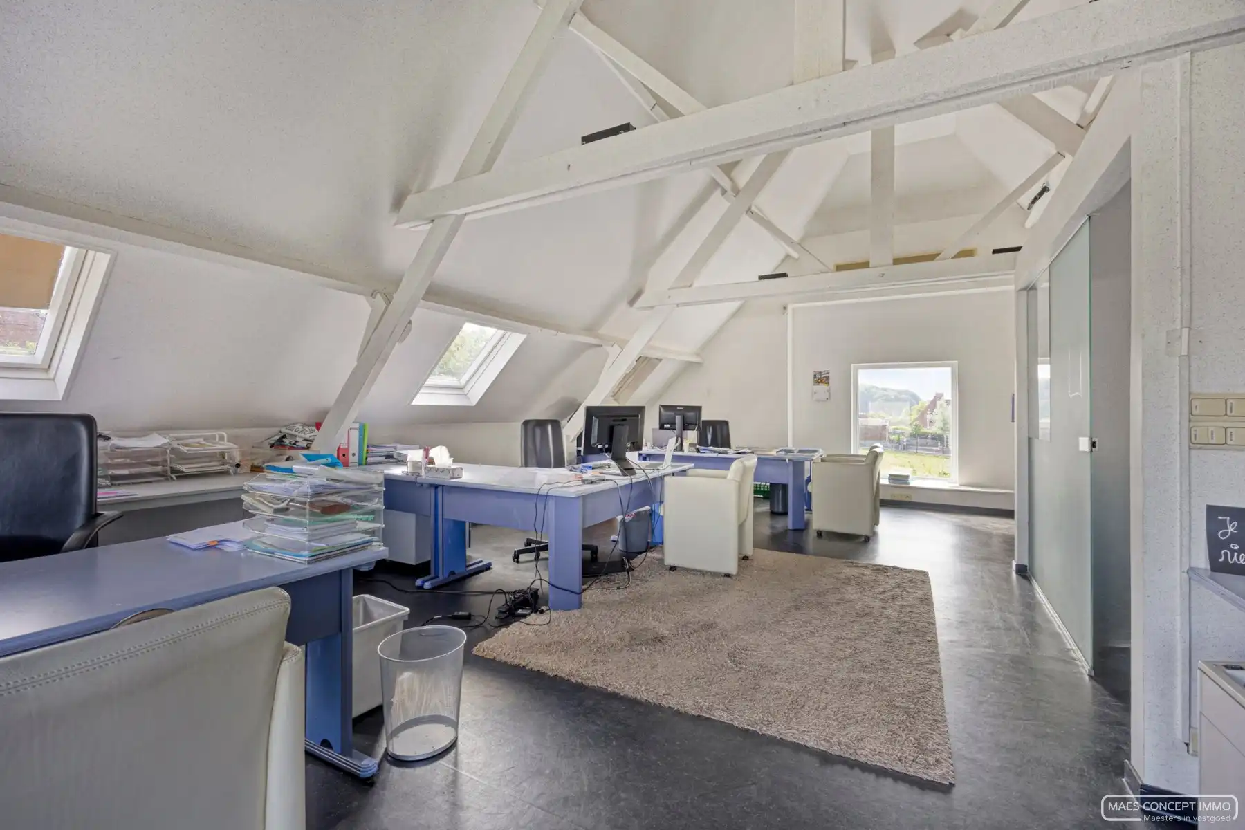 Unieke woning met atelier/ruime garage te koop in Waregem foto 2