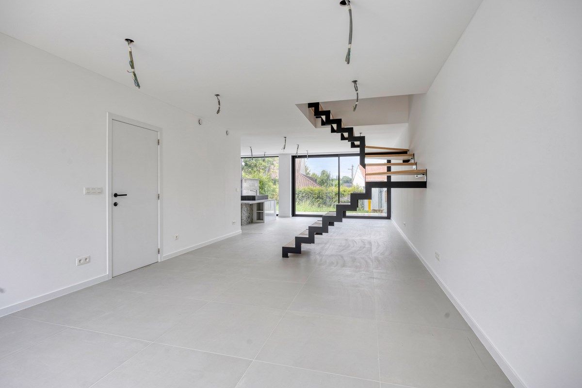 Energiezuinige, afgewerkte nieuwbouwwoning voorzien van alle comfort foto 2