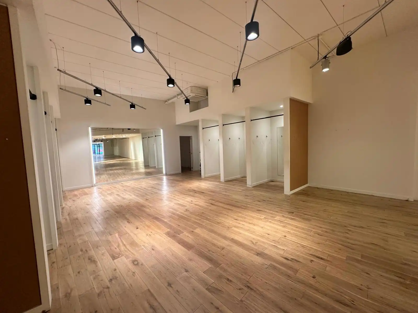 Commercieel pand in de belangrijkste winkelstraat van Mol foto 6