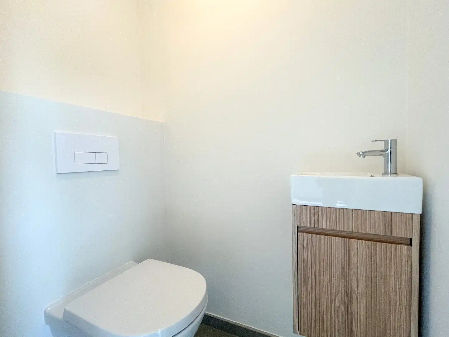 Halfopen woning met 3 slaapkamers en landelijk verzicht! foto 8