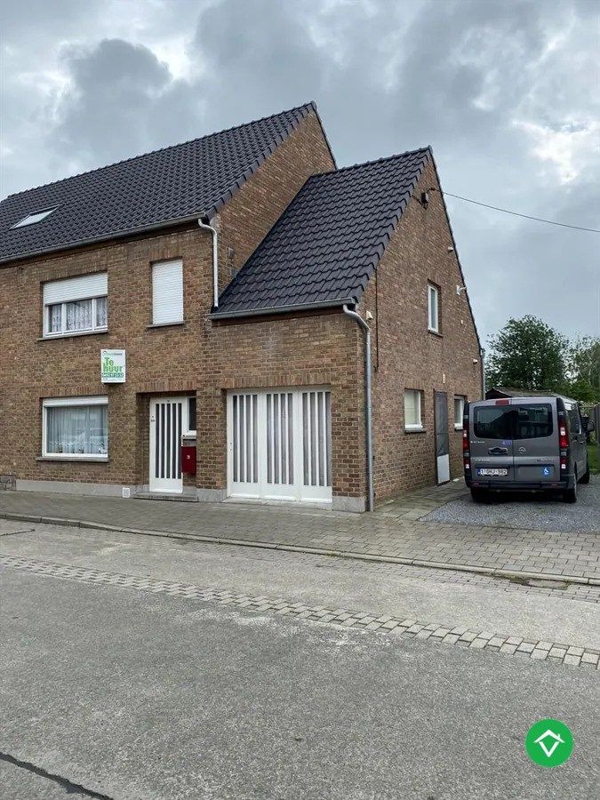 Halfopen bebouwing met 3 slaapkamers en een garage te Koekelare  foto 1