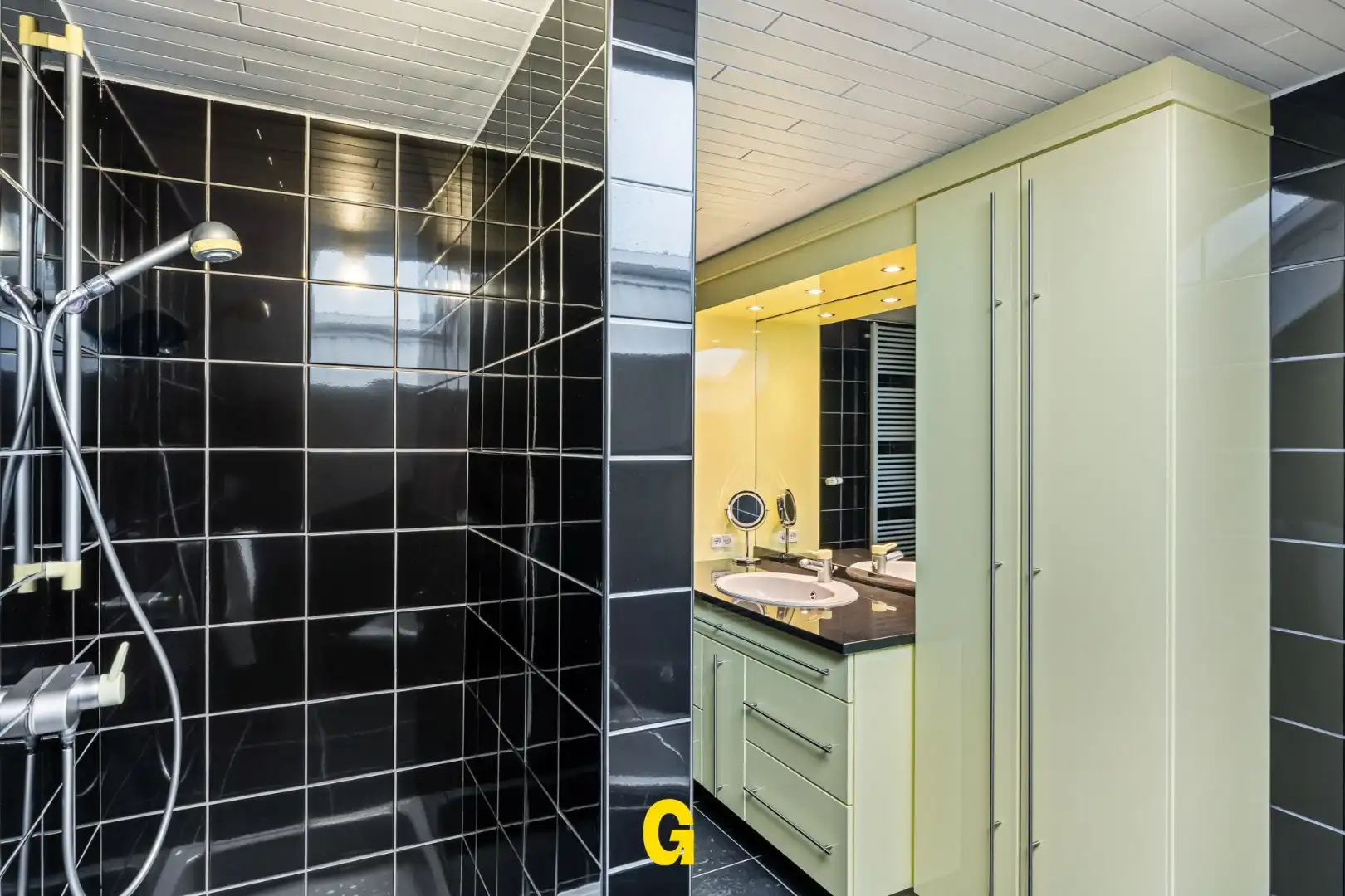 Knappe halfopen woning met een aantrekkelijke tijdloze architectuur, in perfecte staat, op 5a 67ca - label C foto 22