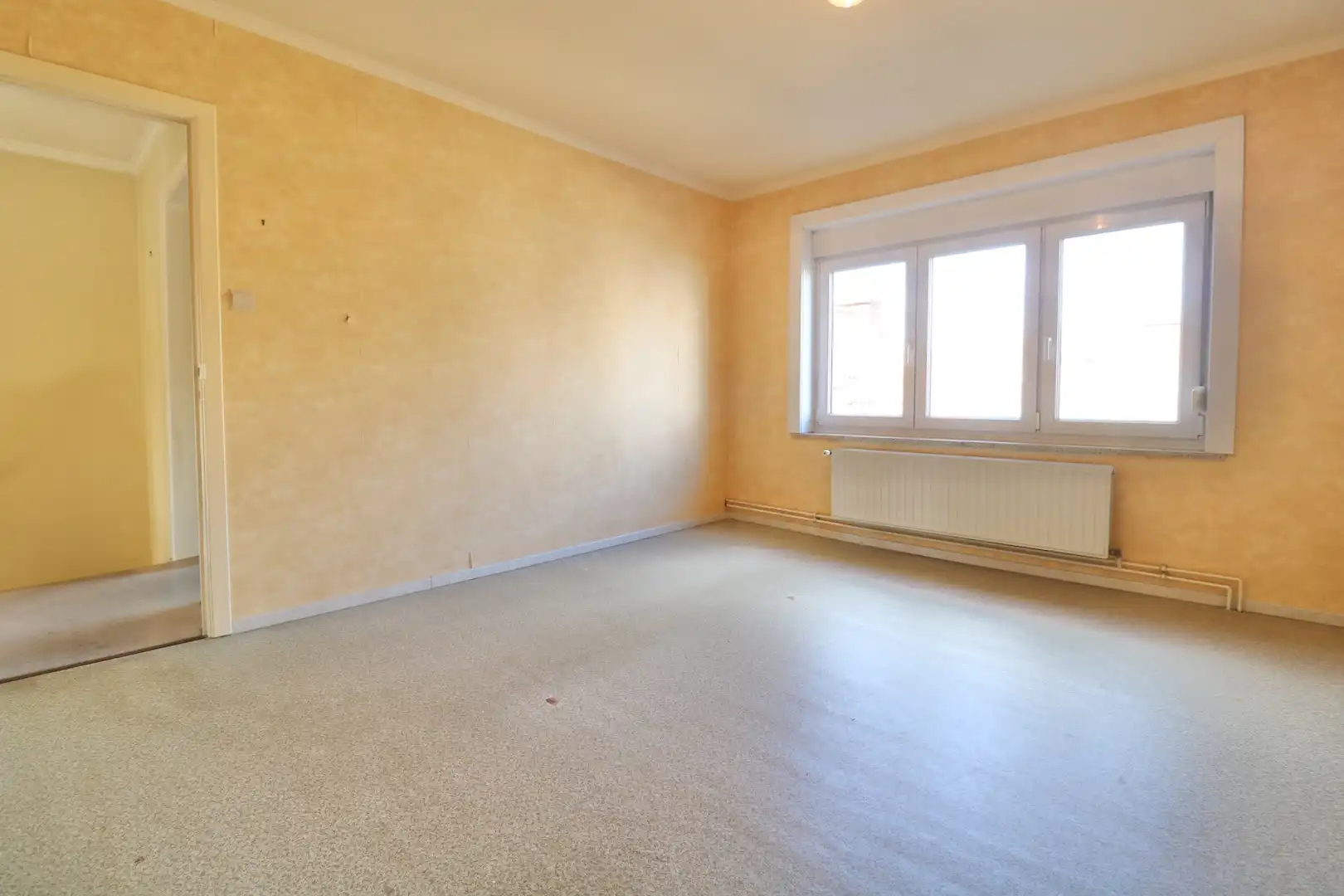 Goed onderhouden woning met tuin en garage in centrum Aalbeke. foto 14