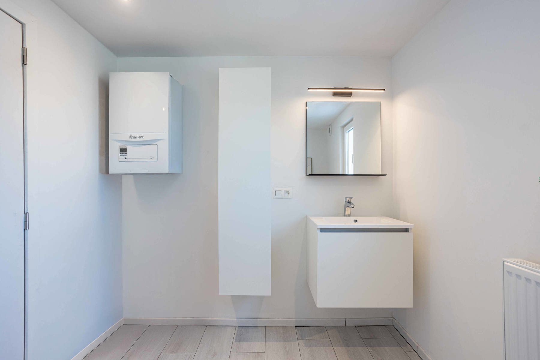 Instapklare, totaal gerenoveerde rijwoning met tuin foto 11