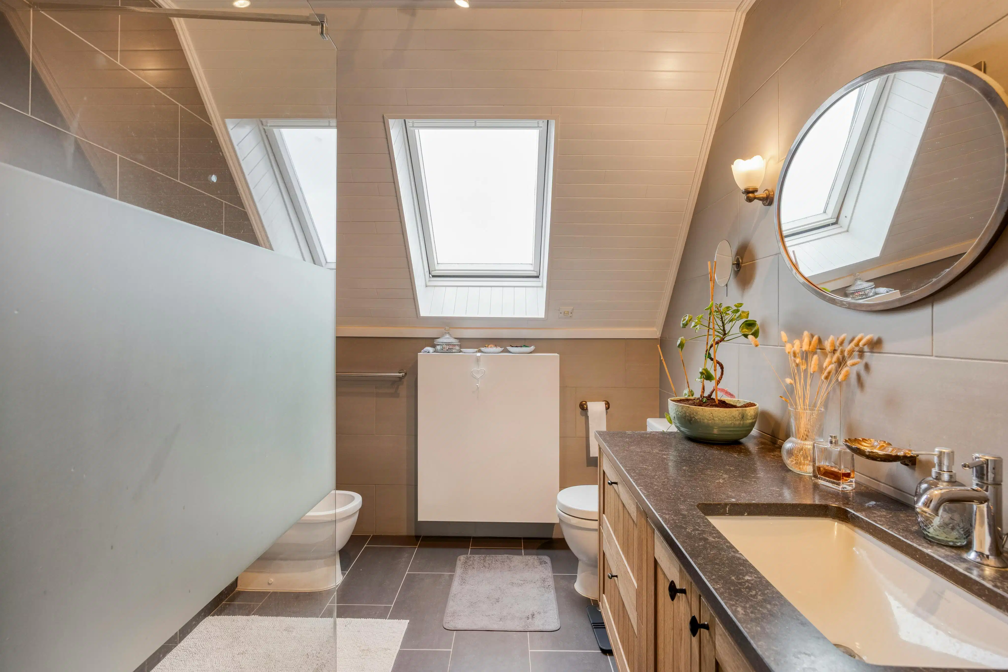 Karaktervolle gezinswoning op toplocatie te koop in Eeklo foto 15