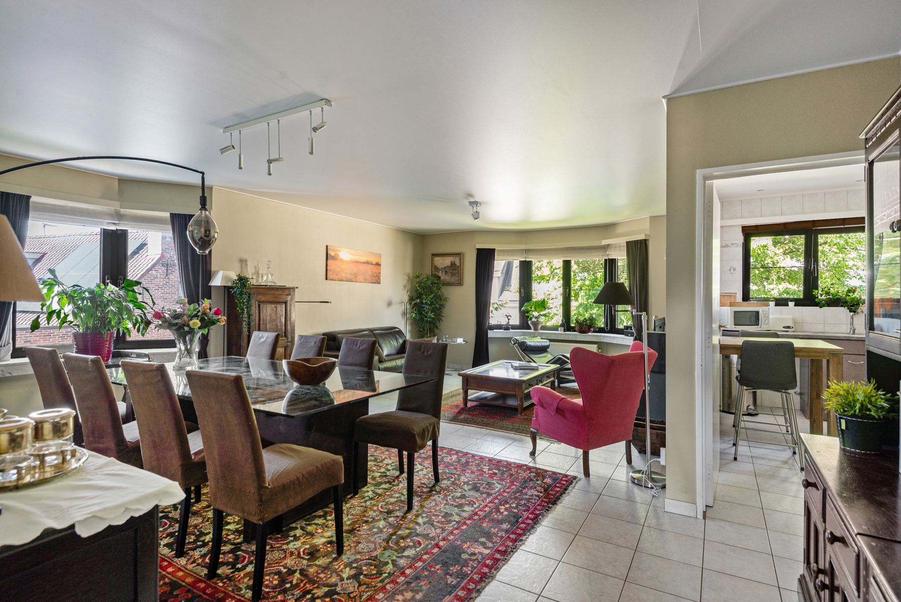 Ruim appartement met drie slaapkamers foto 11