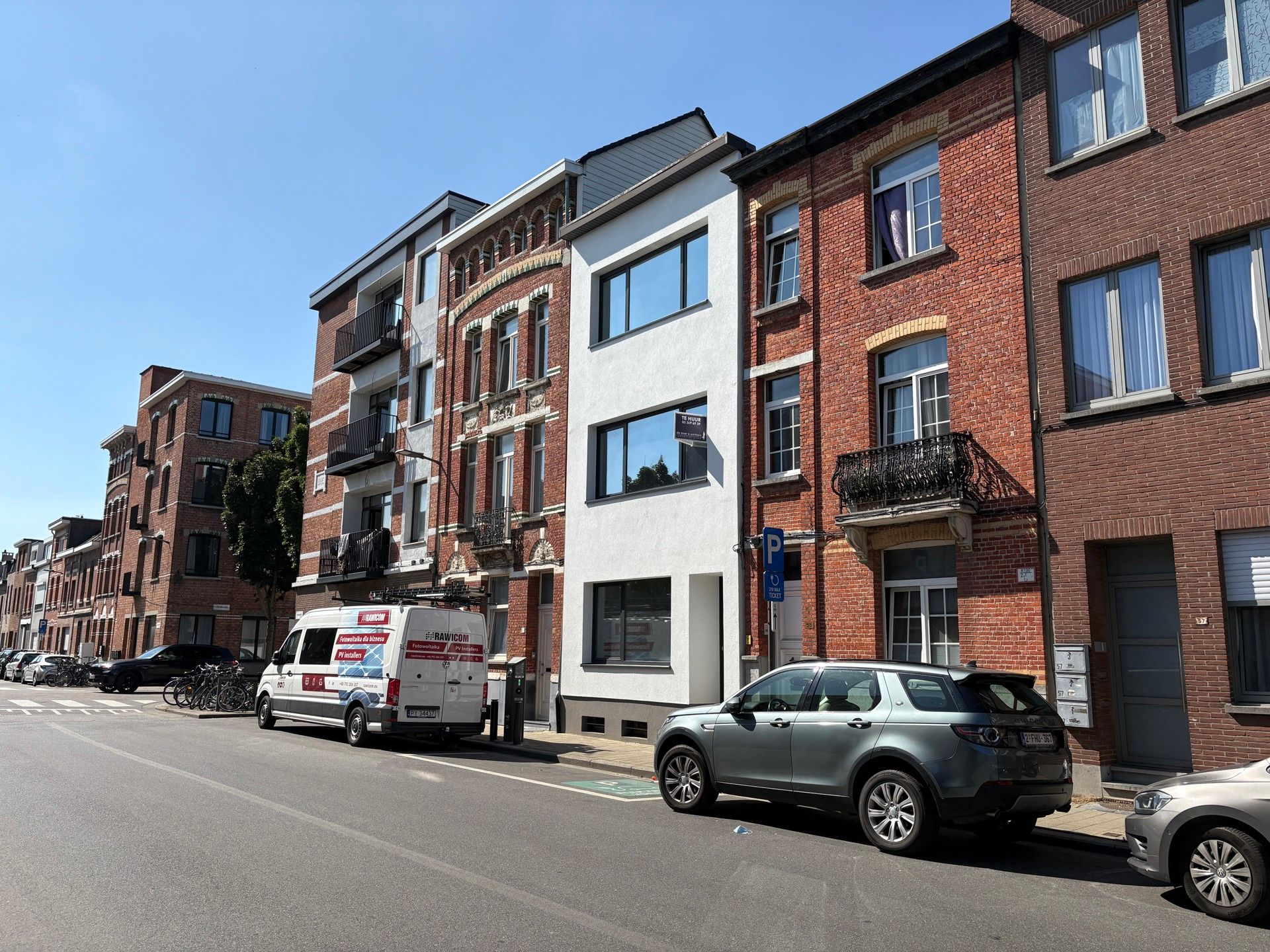 Instapklare woning met 4 slaapkamers te huur in Deurne! foto 2