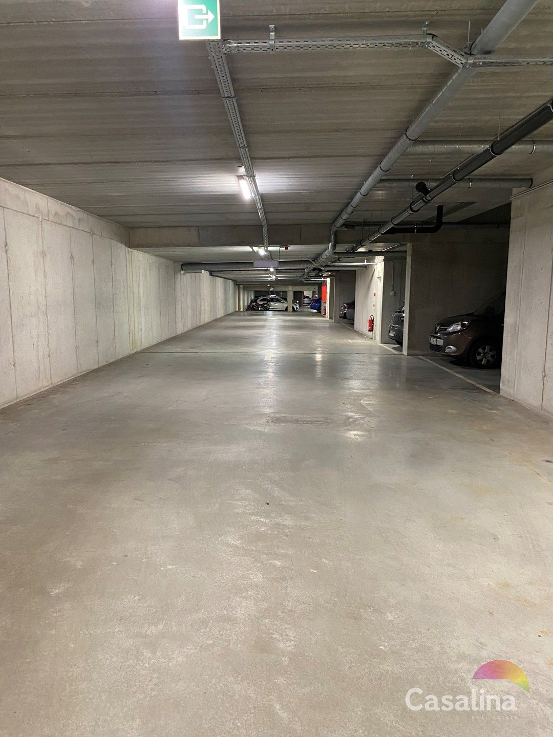 Autostaanplaats / Parking foto 3