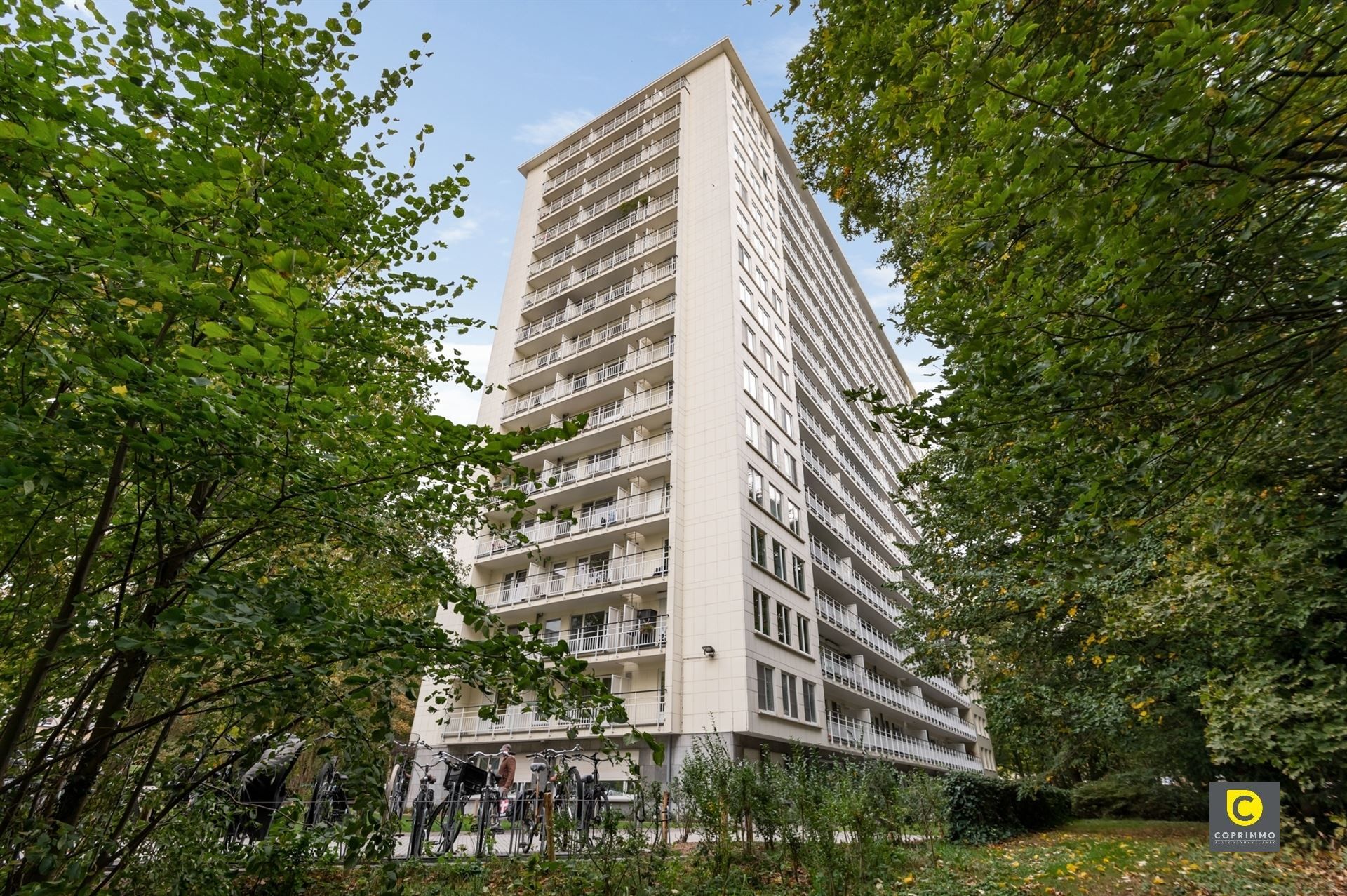 Luxueus gerenoveerd 2-slpk app met groot terras in 't groen! foto 9