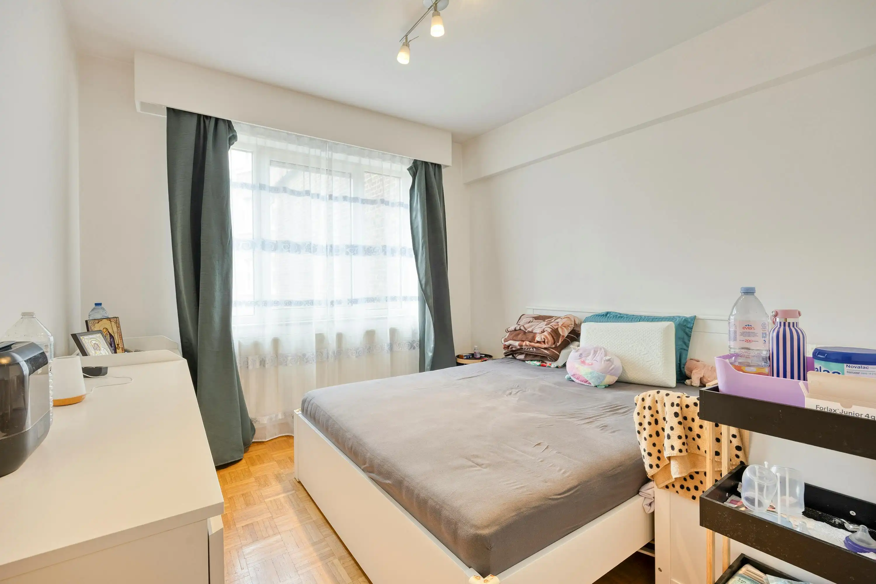 Appartement met twee slaapkamers en balkon gelegen in Elsene. foto 16