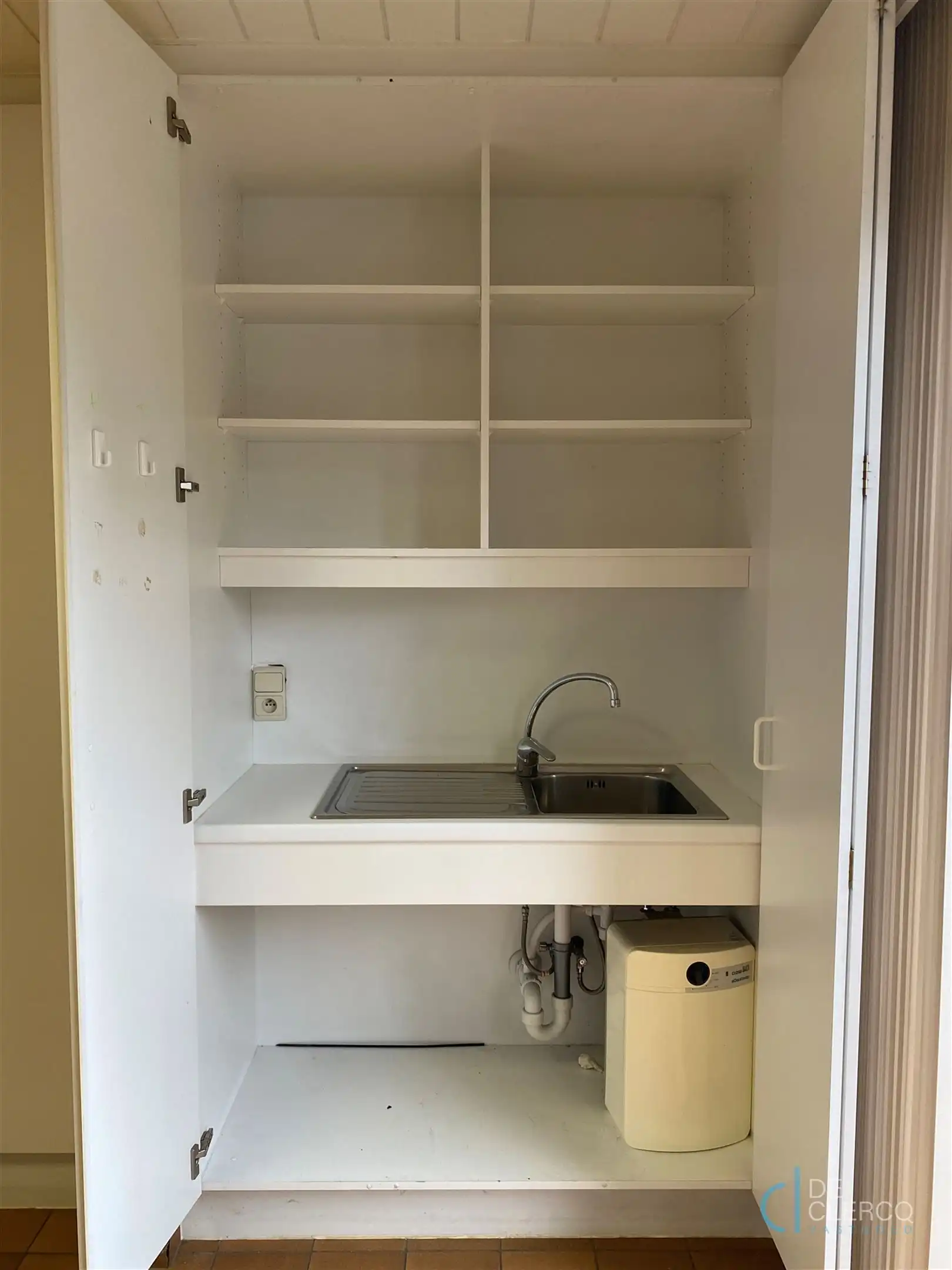 Ruim kantoor met parkeerplaats te huur centrum Lochristi!  foto 12