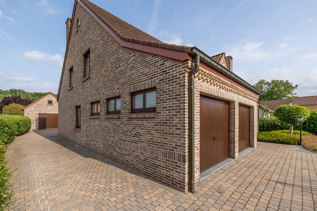 Landelijk villa in Scherpenheuvel-Zichem, 5 slpks, garages, omringd door agrarisch gebied. EPC C. foto 41