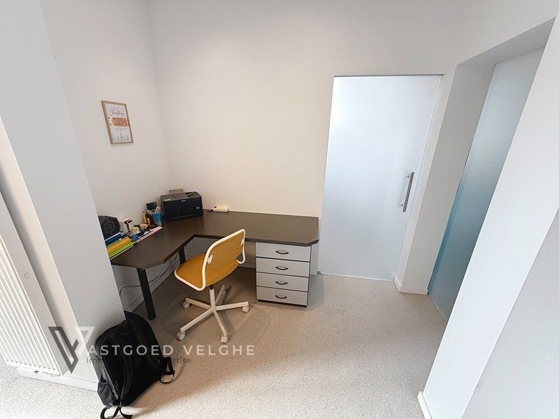 Gerenoveerd appartement met 2 slaapkamers in winterslag Cité foto 17