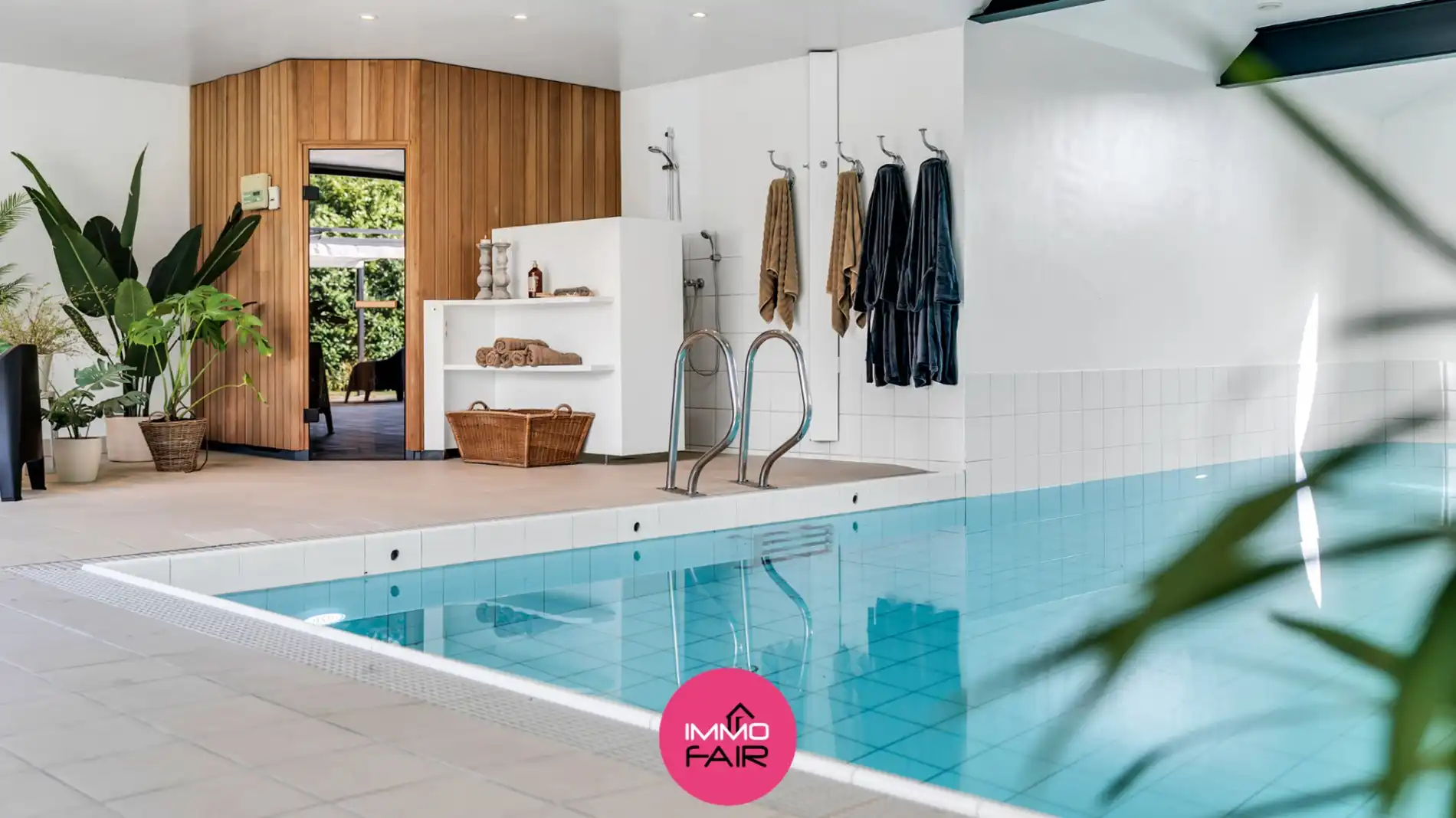 Exclusieve, karaktervolle villa met authentieke elementen in rustige, bosrijke omgeving foto 12