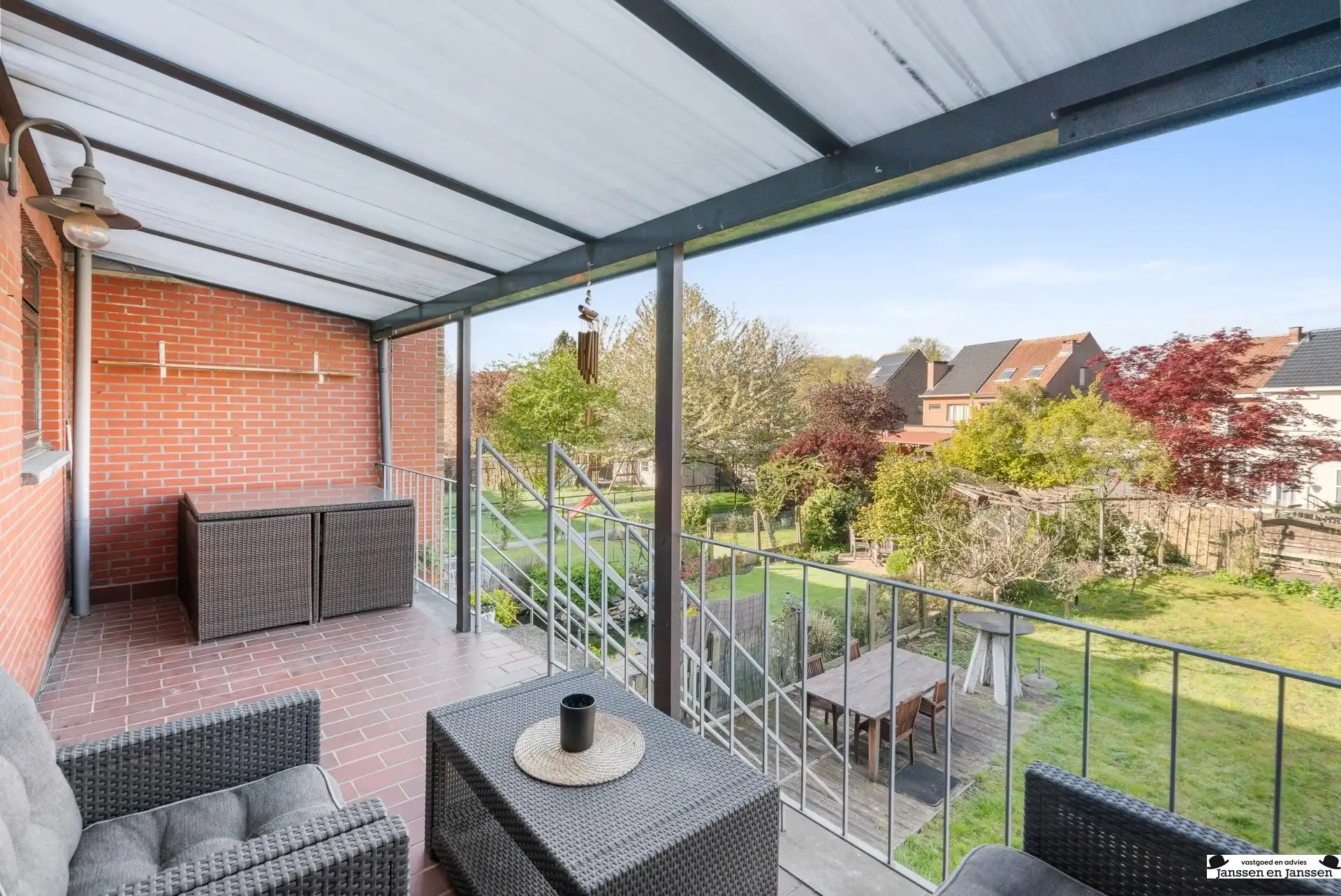 Op te frissen bel-etage met zonnige tuin te Ekeren foto 7