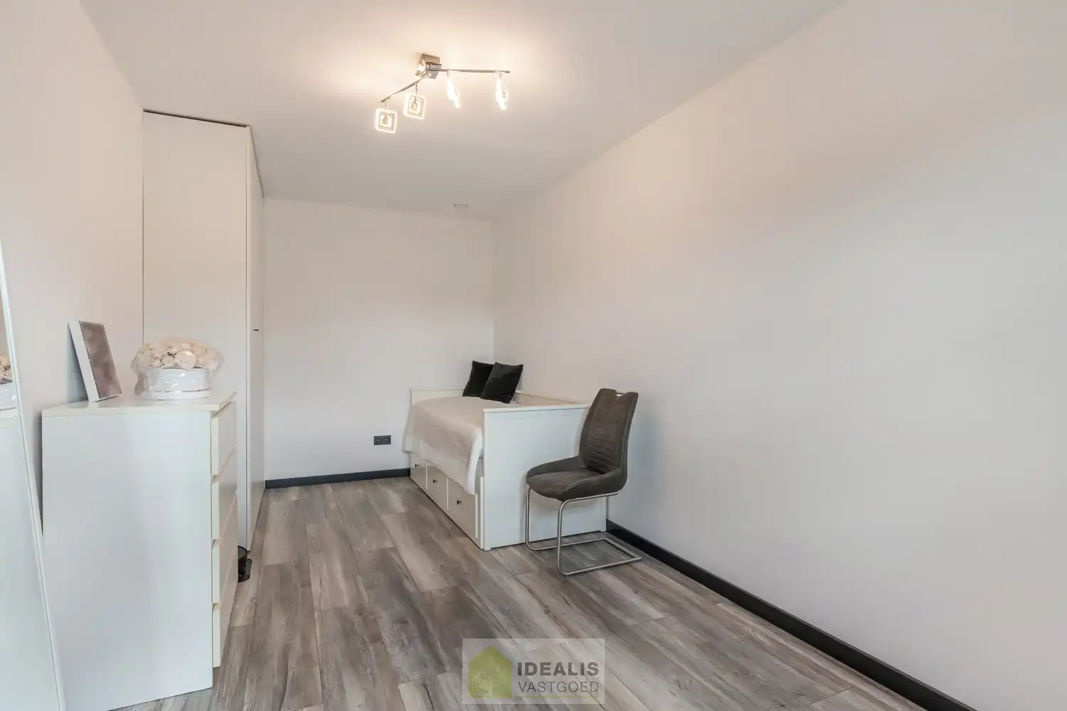 EEN BIJZONDER RIANTE WONING VAN MAAR LIEFST 302M² WOONOPPERVLAKTE OP EEN KNAP PERCEEL VAN 5A 90CA. foto 51