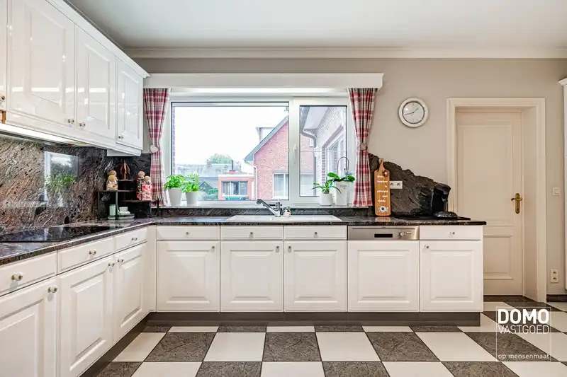 UITZONDERLIJK PERCEEL VAN 2 HA 50 A MET RUIME WONING EN TAL VAN MOGELIJKHEDEN foto 6