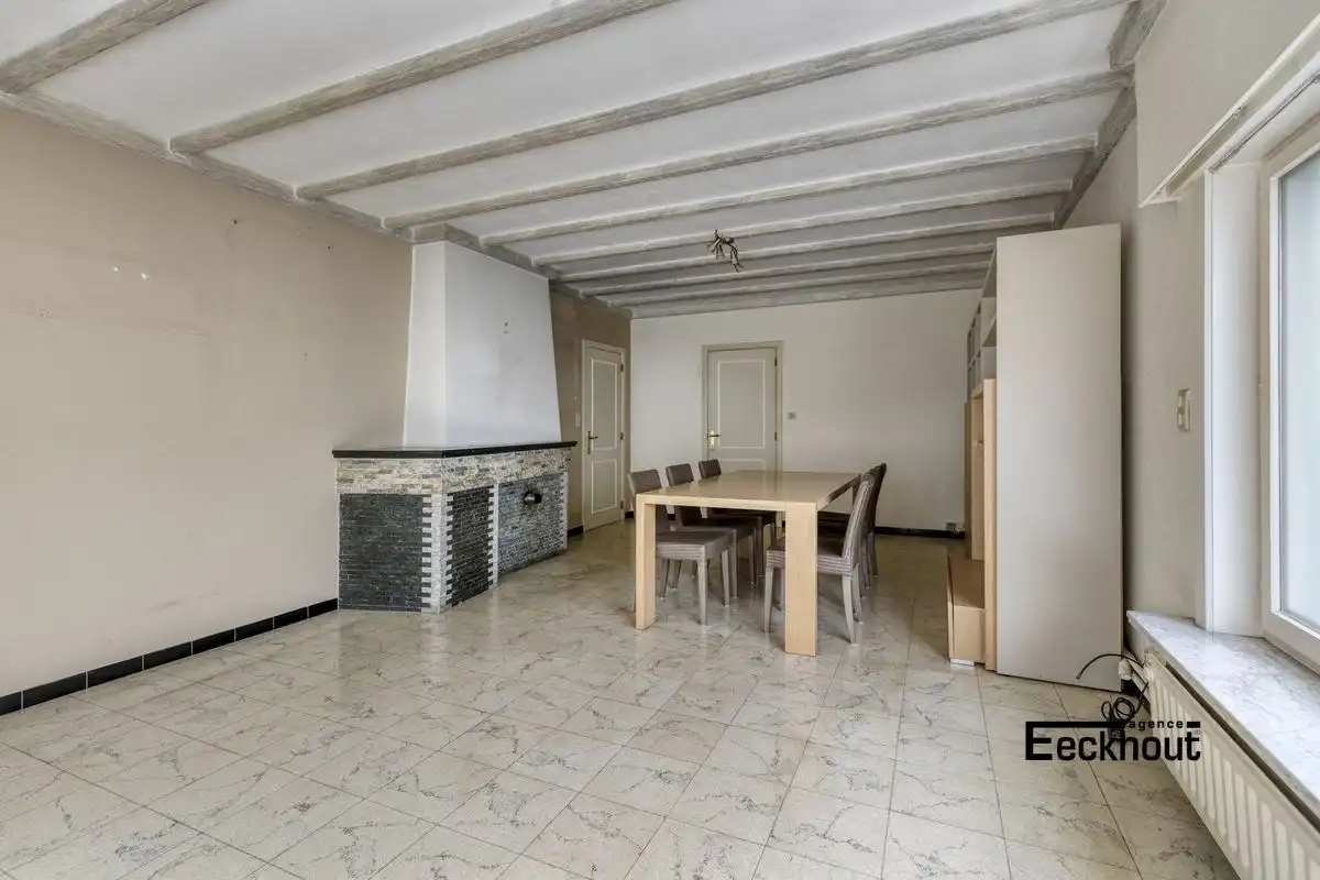 Halfopen bungalow met prachtige tuin en garage! foto 6