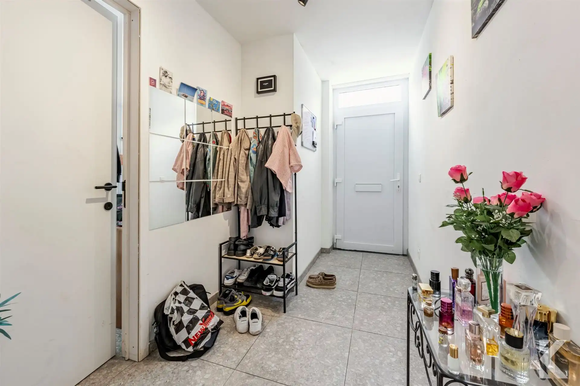 Volledig gerenoveerde woning met 4 slaapkamers en tuin. foto 20
