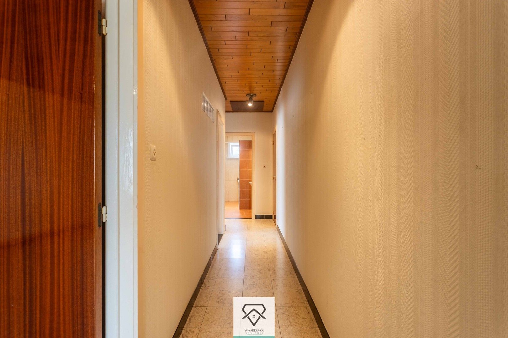 Stevige bungalow met 3 slaapkamers, tuin rondom en garage – centraal in Evergem foto 16