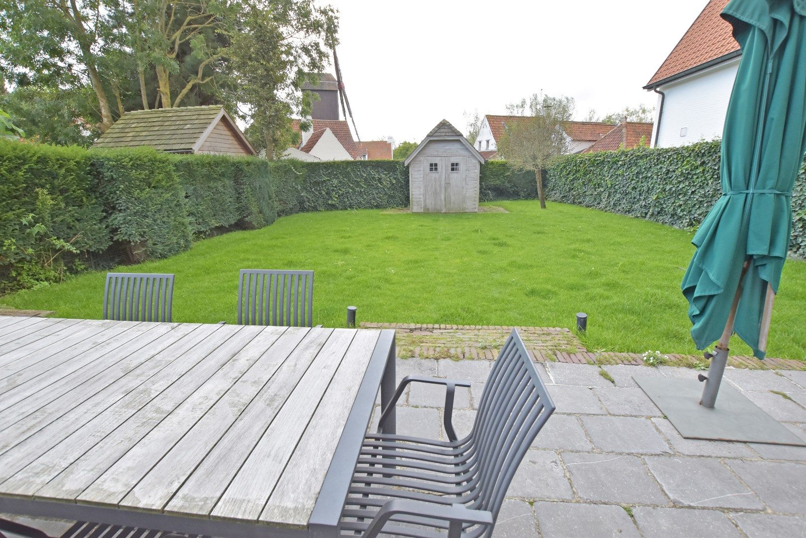 Super mooi onderhouden woning op een rustige locatie nabij de Molen op de Graaf Jansdijk! foto 4