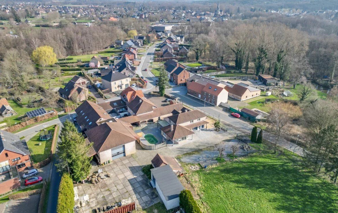Stijlvolle villa met 4 slaapkamers op een prachtig perceel foto 4